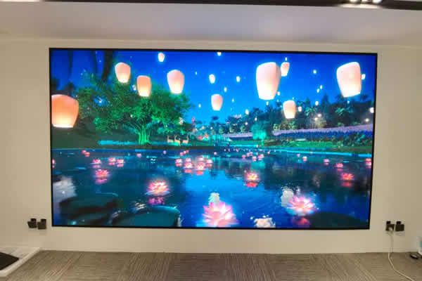 LED顯示屏的刷新率多少合適？選擇高刷新率的好，還是低刷新率的好