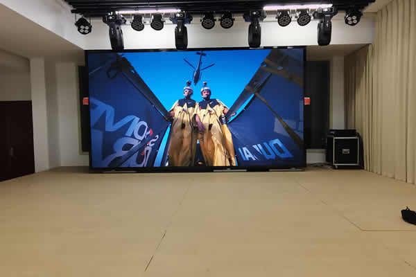 LED顯示屏可以當電視看嗎，多少錢一平方？