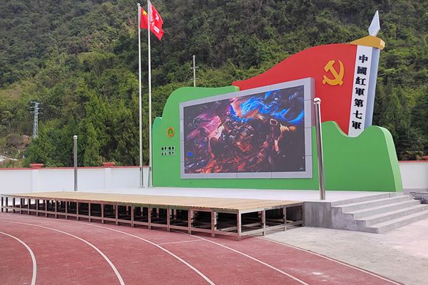 10米寬的舞臺(tái)背景墻要做多大的LED顯示屏合適？