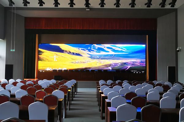 P0.9、P1.25、P1.53、P1.86、P2 LED顯示屏的合適觀看距離是多少？