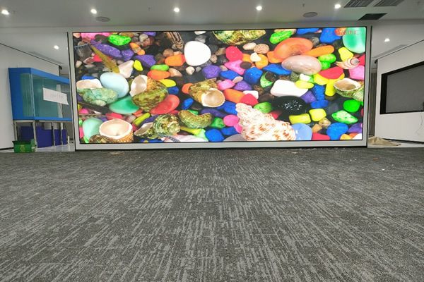 P1.86 COB 顯示屏最佳觀看距離及場景應(yīng)用