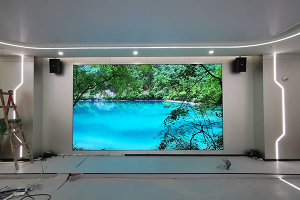 100平方的會議屏幕尺寸多少合適？